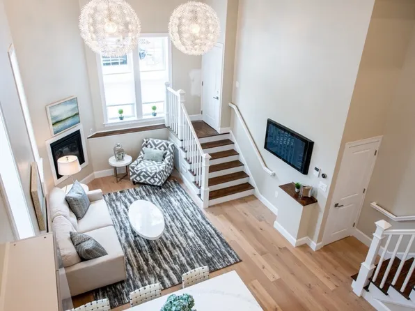 80 Cottage St #1, Boston, MA 02128