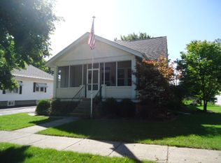 203 E 4th St, Gridley, IL 61744