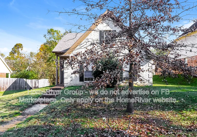 1290 Whitten Rd — Photo 2