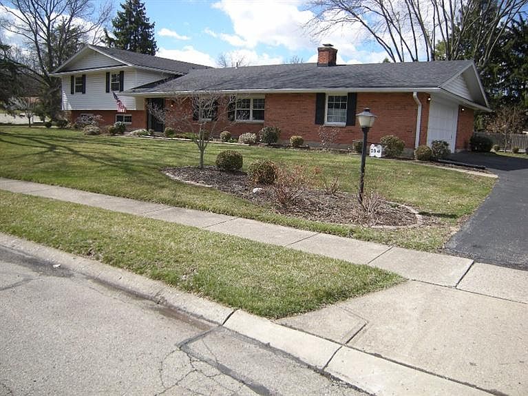 1st image of 194 S Village Dr