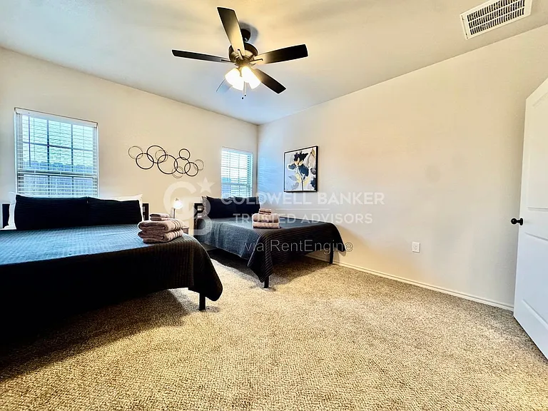 5528 Lehigh St — Photo 15