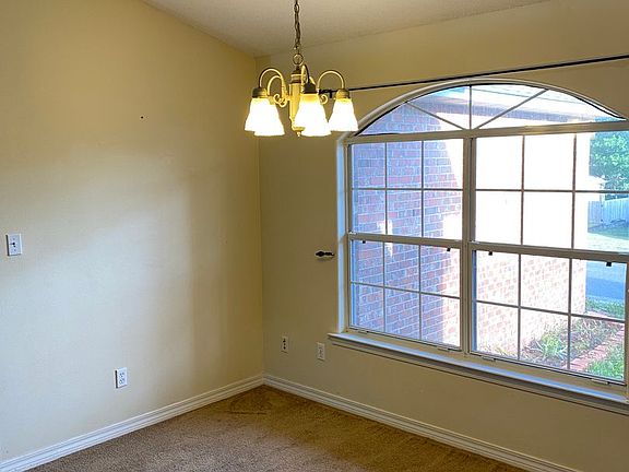 4th image of 1031 Cobblestone Dr