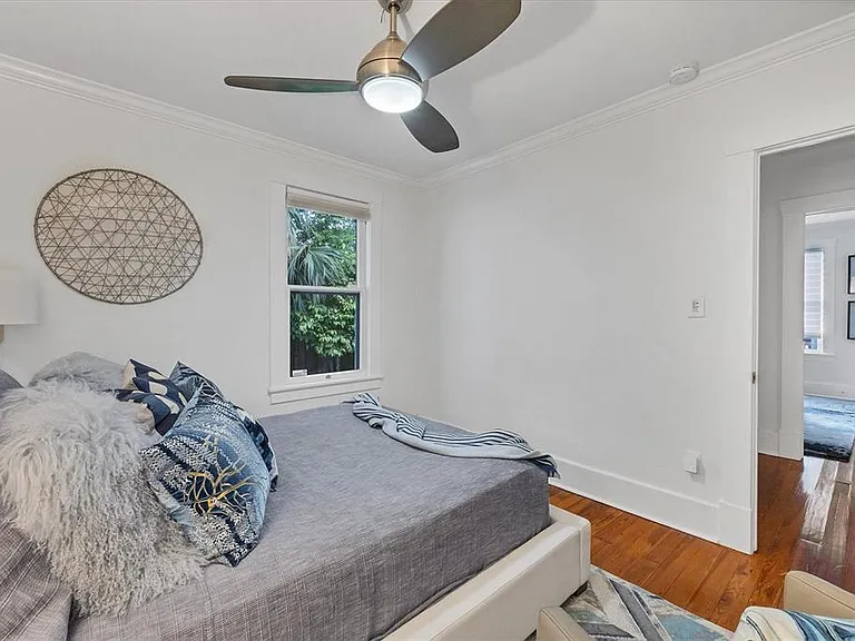 1716 Oak St — Photo 17