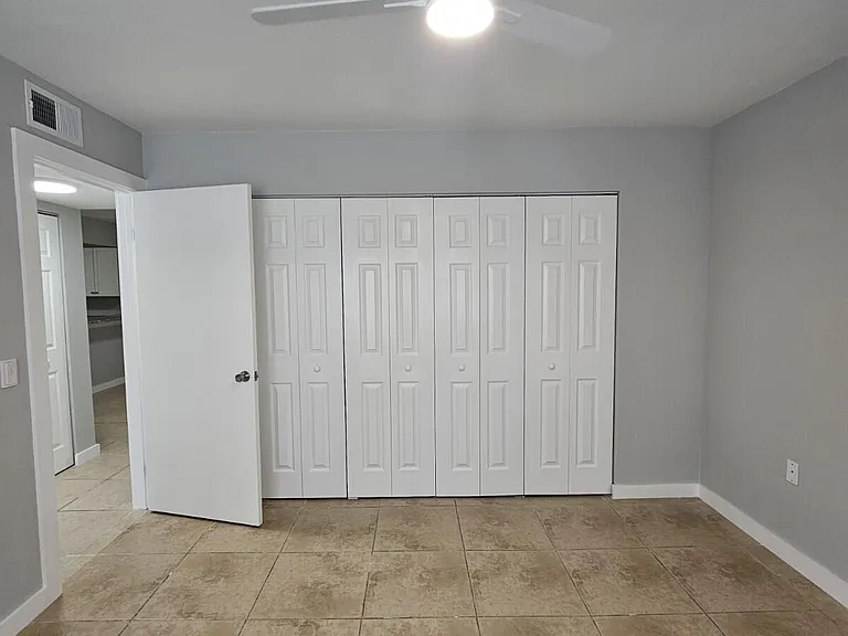 1545 Lake Crystal Dr #D — Photo 11