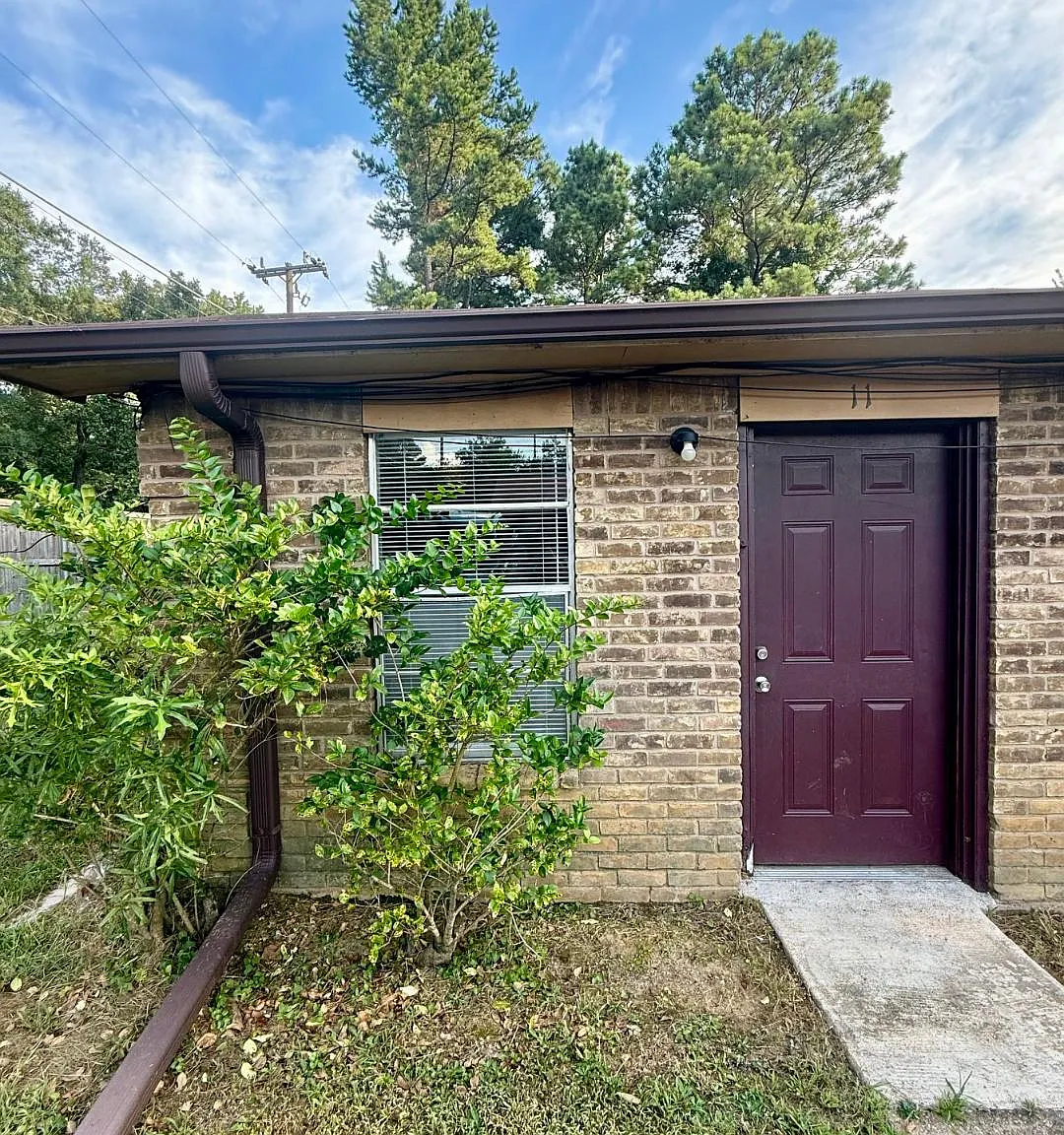 2 bed, 840 sqft, $925 — Photo 1
