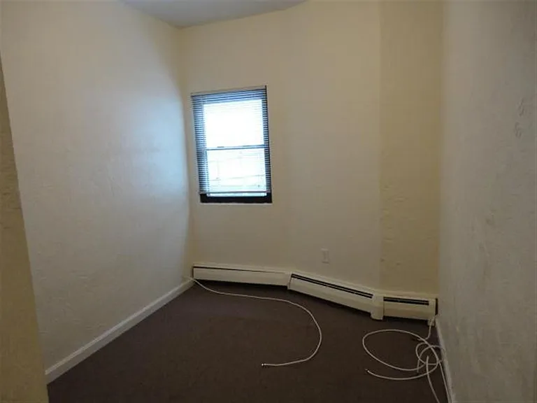 111 Walnut St — Photo 3