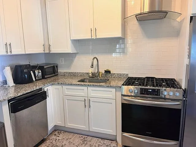 2 bed, 605 sqft, $2,800 — Photo 4