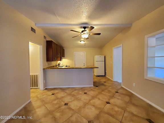 5th image of 1640 LOYOLA Drive N