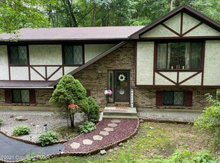 51 Seneca Rd, Mount Pocono, PA 18344