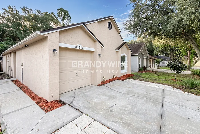 4 bed, 2.0 bath, 1406 sqft, $2,245 — Photo 3