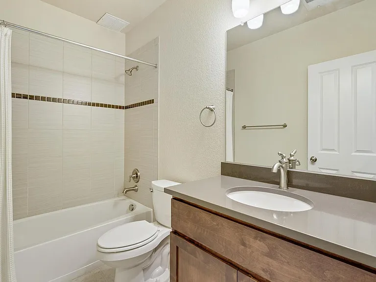 3230 Spruce St — Photo 27
