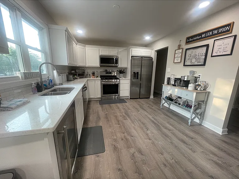 938 Jackson Pl — Photo 7