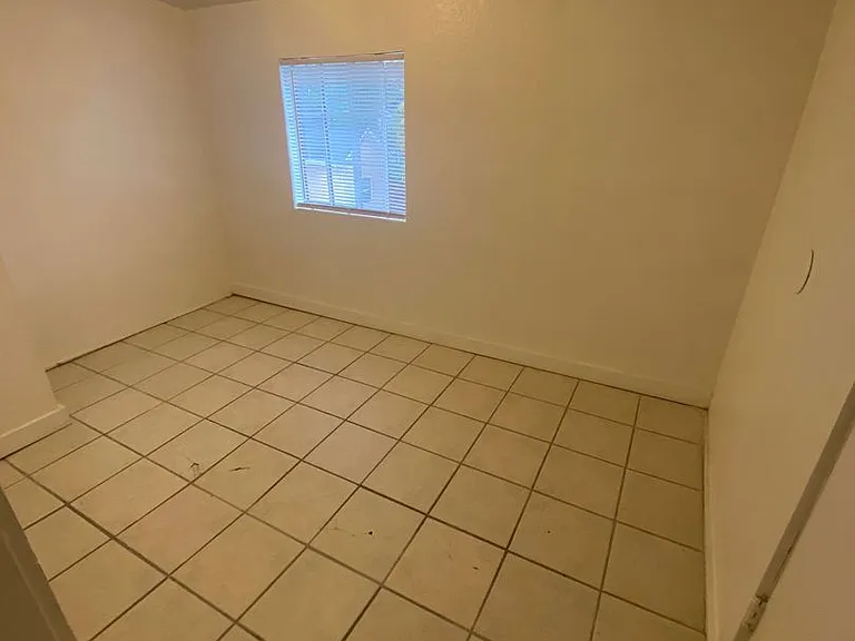 1560 Montgomery St — Photo 7
