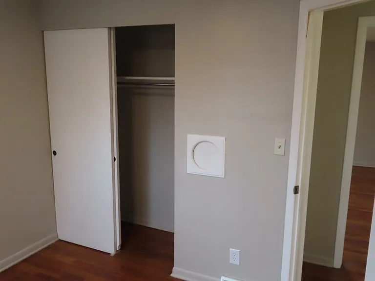 901 North Meadows Court - D — Photo 16