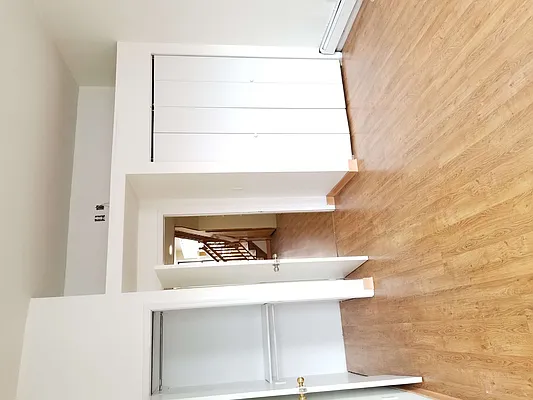 Rented by Roz Khan, LREB | media 2