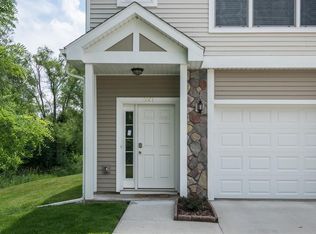627 Pebblestone Ln, Chelsea, MI 48118