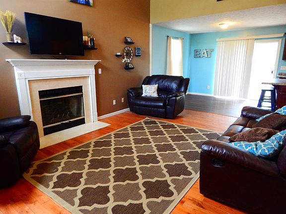 3rd image of 111 Cross Creek Ln