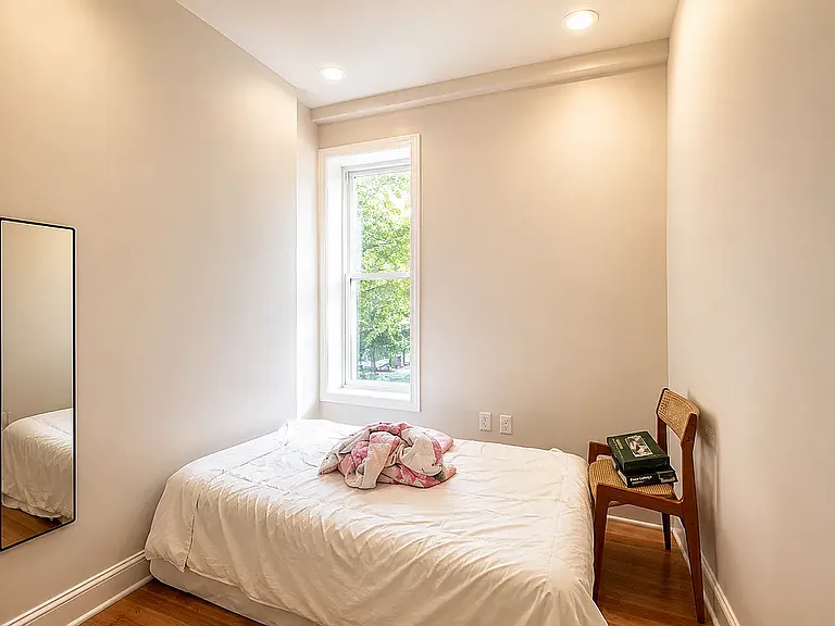 570 Putnam Ave #B — Photo 6