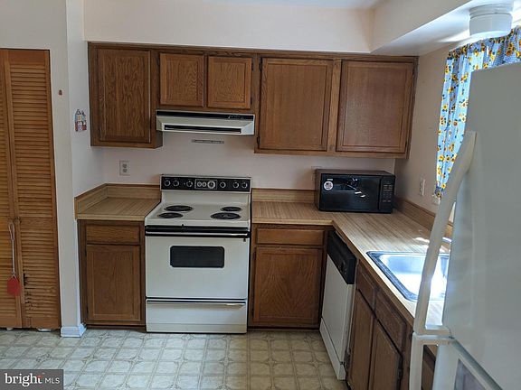 3rd image of 3813 Stepping Stone Ln