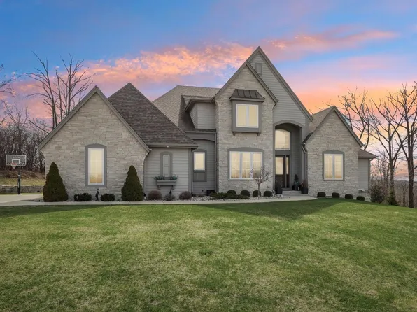 1260 Lorien COURT, Brookfield, WI 53045