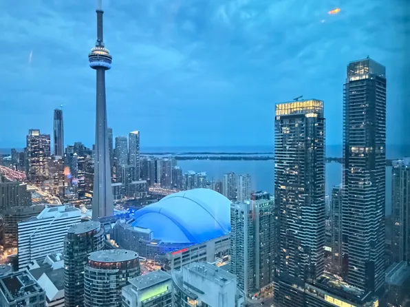 1 Concord Cityplace Way #3308, Toronto, ON M5V 0X3