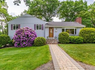4 Michaels Rd, Lynnfield, MA 01940