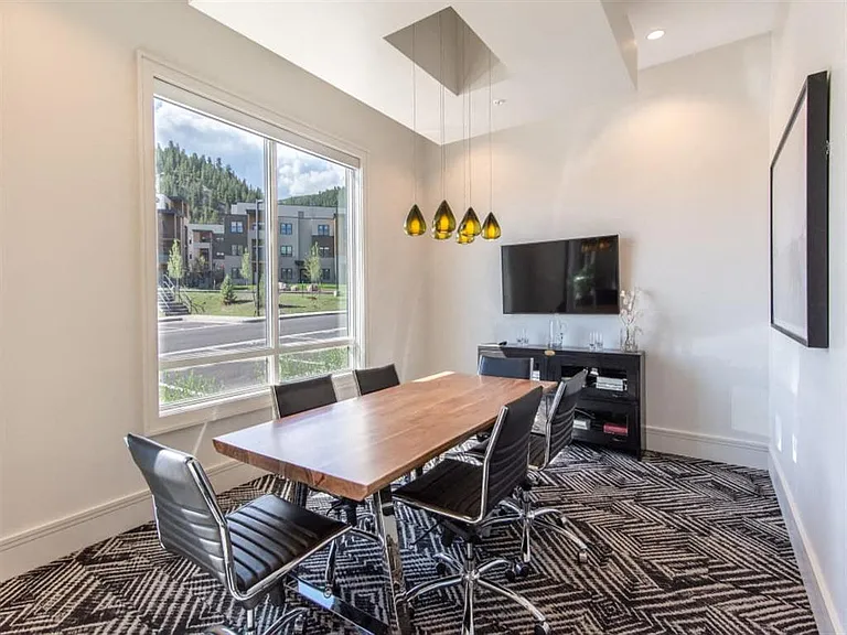 6 West Apartments — Photo 17