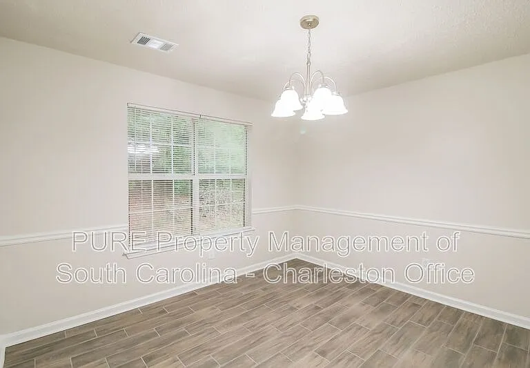 312 Macgregor Dr — Photo 6