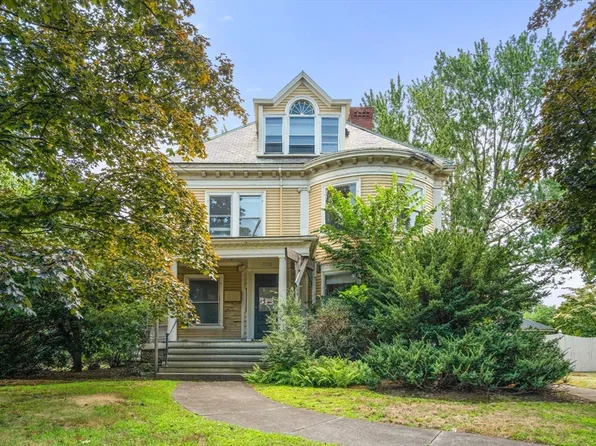 235 Mount Auburn St, Watertown, MA 02472