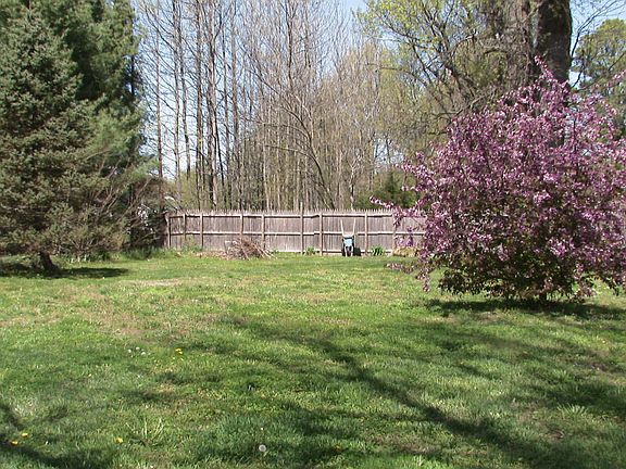 4th image of 111 Weisbrook Ln