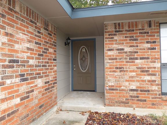 2nd image of 1008 S English Dr