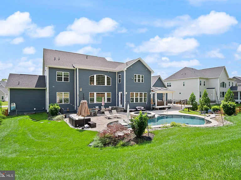 23297 Hastings Ridge Ct — Photo 34