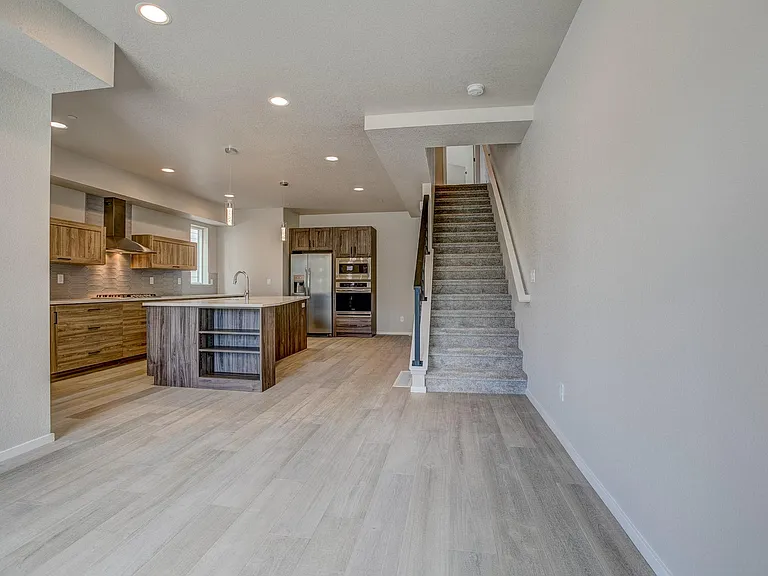 822 Cherokee Dr — Photo 4