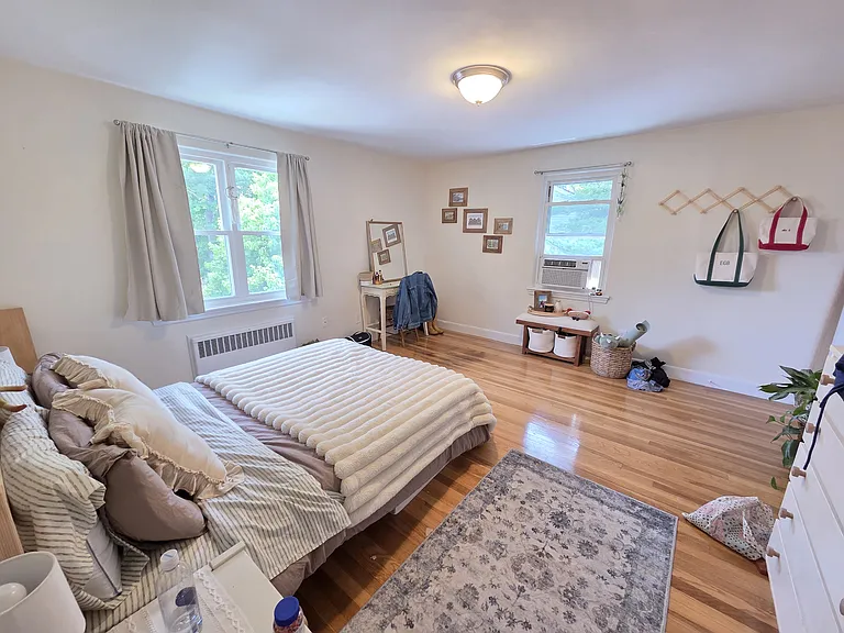 12-14 Louise Rd — Photo 10
