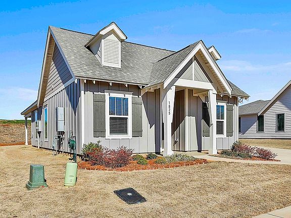 2nd image of 1825 Woodward Oaks Trl
