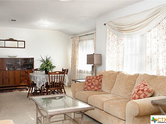 4th image of 1315 Gardenia Ave