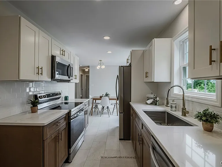 8 Terrace Hill Dr — Photo 23