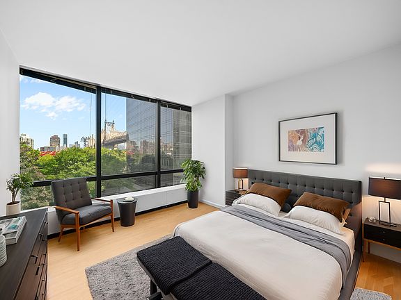 3rd image of 1113 York Ave APT 2B