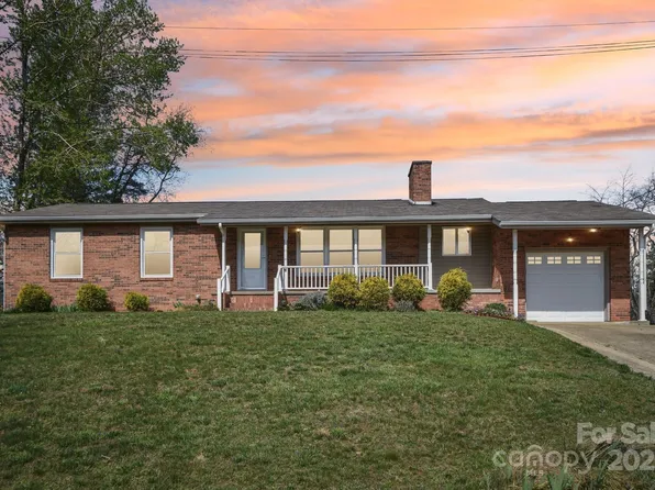 10 Sun Up Ln, Candler, NC 28715