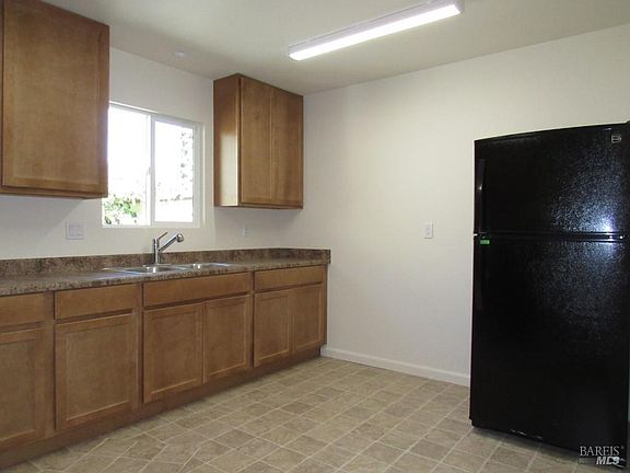 4th image of 377 Warren Drive