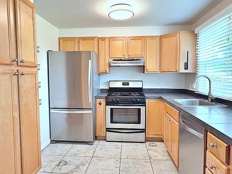 12820 SW Edgewood St — Photo 31