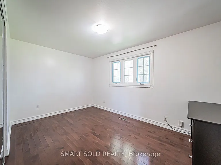 5 Horseley Hill Dr E — Photo 24
