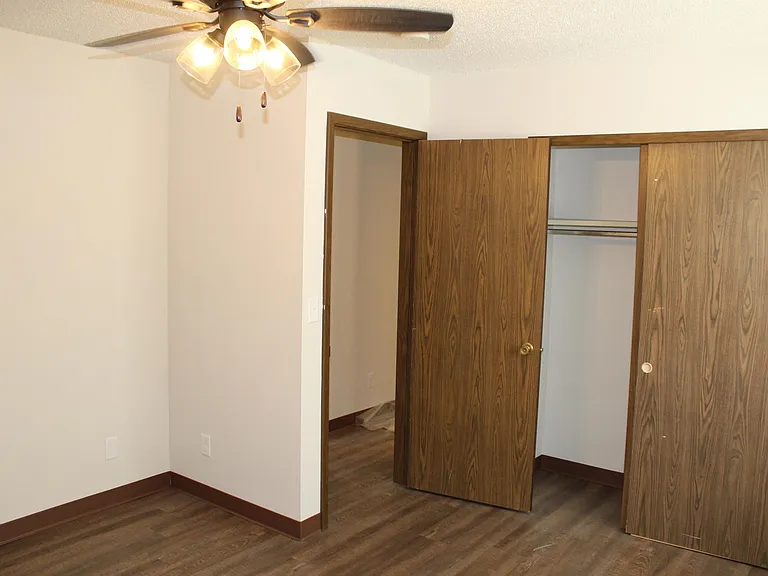 1108 Oakcrest St #5 — Photo 4