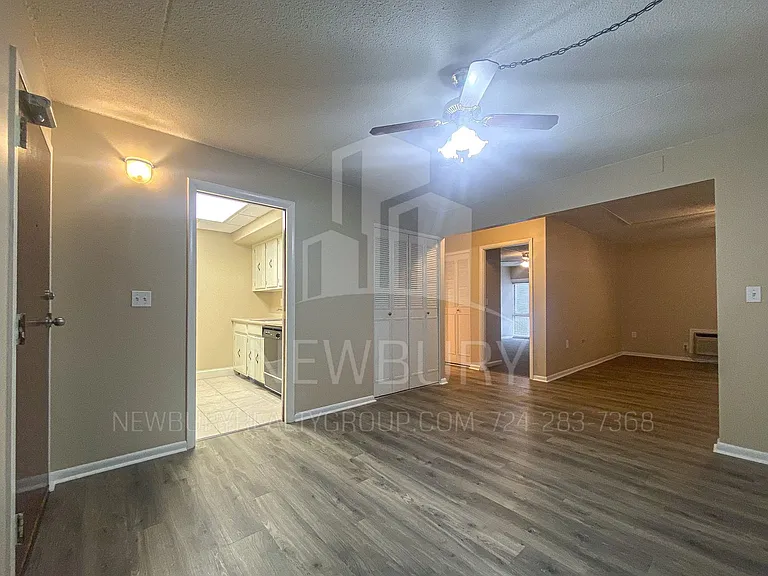 530 N Main Street - The Townhouse. — Photo 28