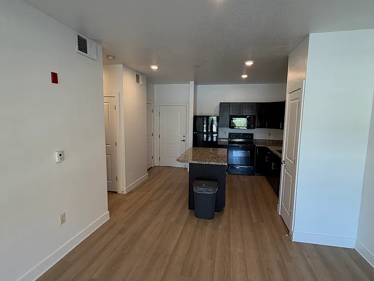 1142 W 200 N #C205 — Photo 2