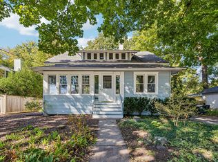 217 Prairie Ave, Libertyville, IL 60048