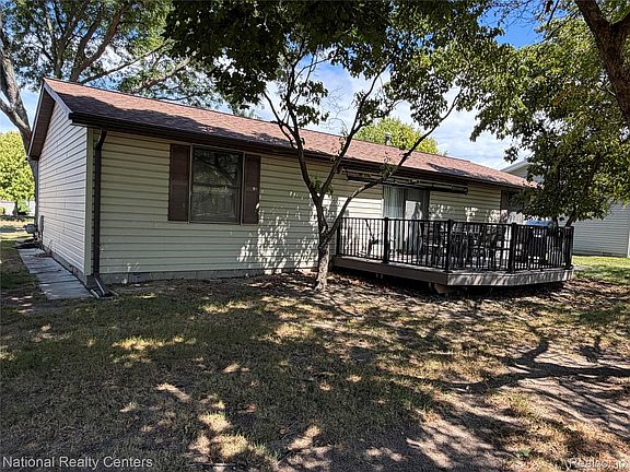 3rd image of 38561 Deer Creek Blvd