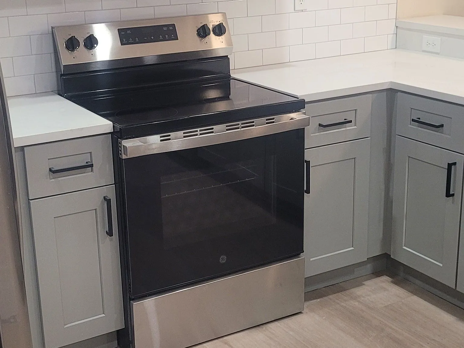 114 Kerr St NW — Photo 1