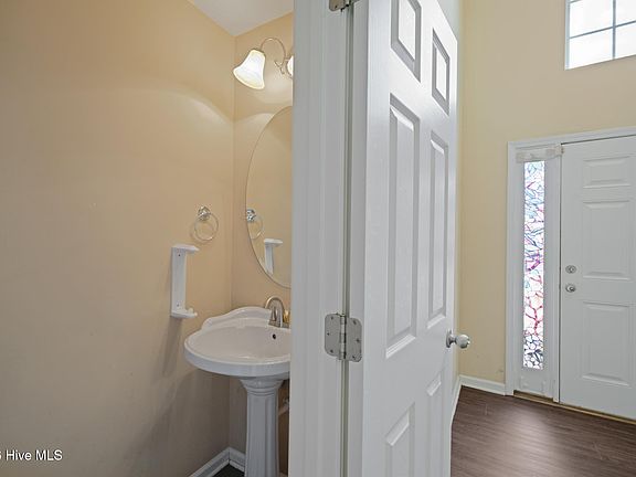 4th image of 4805 Apple Court