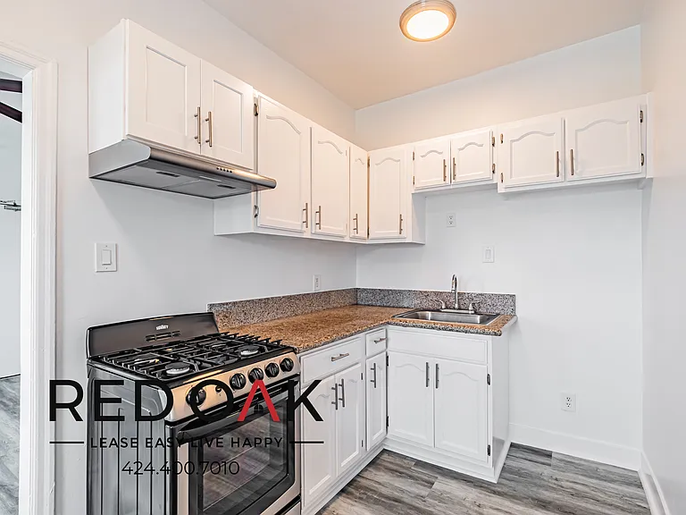 212 Normandie Ave #1 — Photo 2